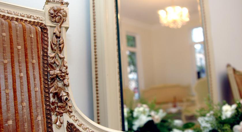 Rcheuli Hotel Батуми Екстериор снимка
