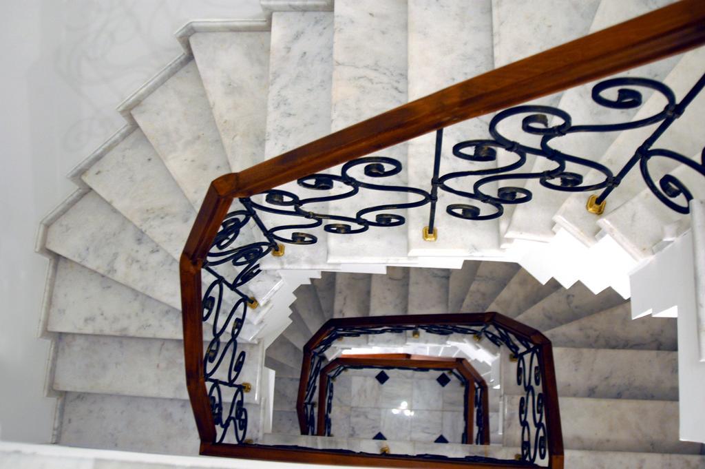 Rcheuli Hotel Батуми Екстериор снимка