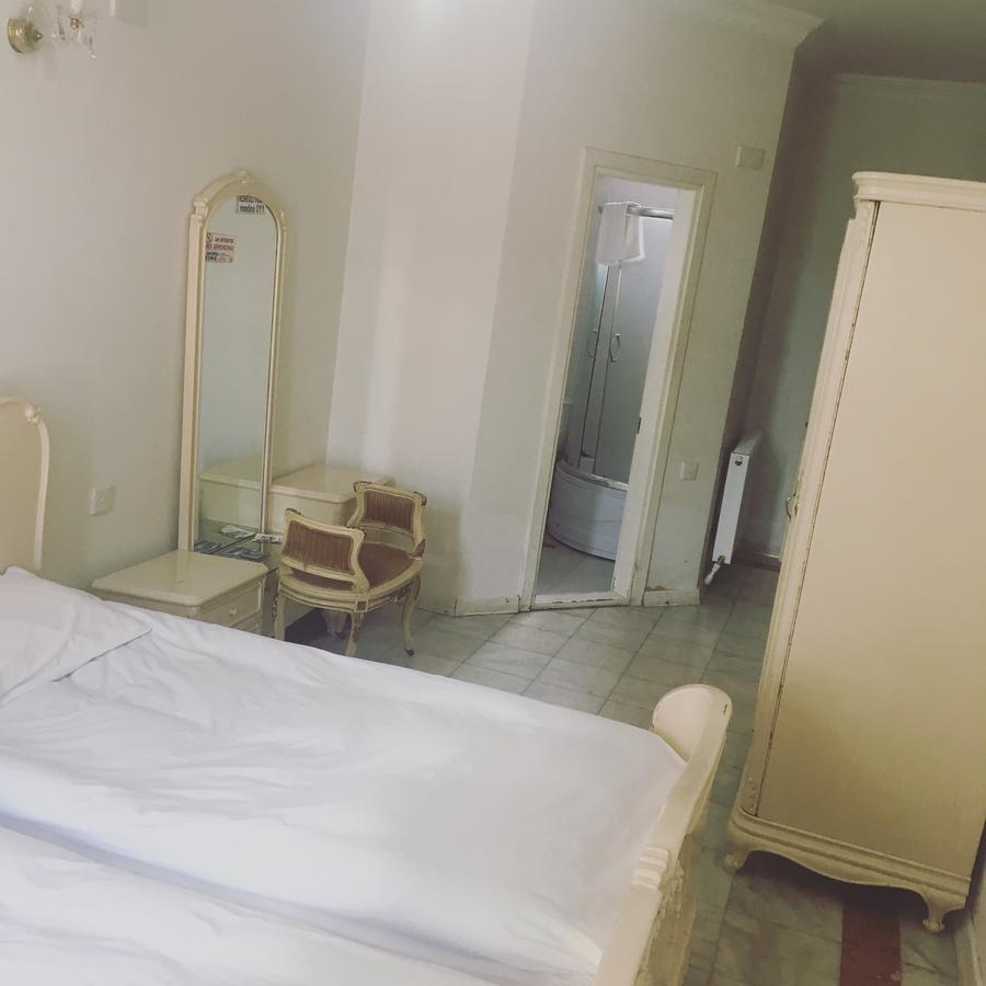 Rcheuli Hotel Батуми Екстериор снимка
