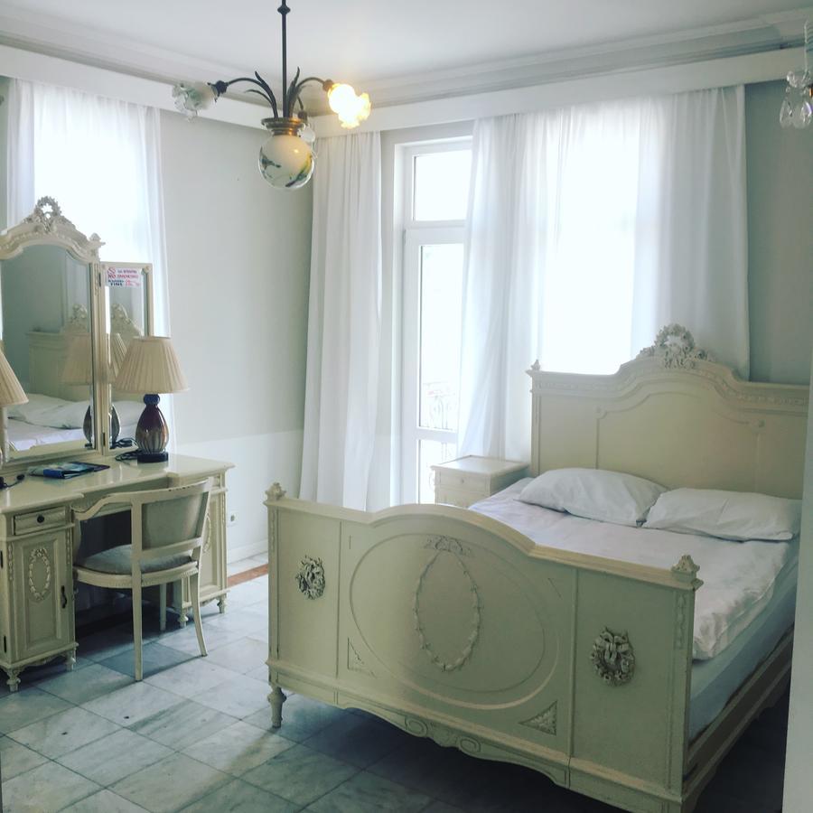 Rcheuli Hotel Батуми Екстериор снимка
