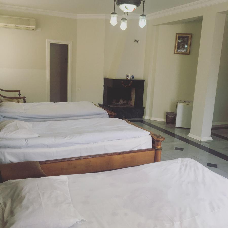Rcheuli Hotel Батуми Екстериор снимка